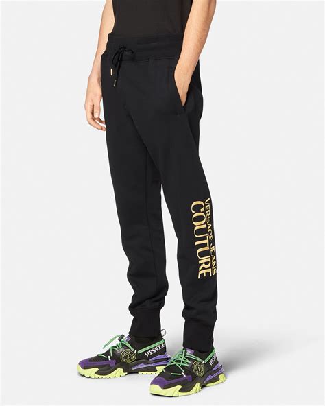 versace jeans jogginghose herren|Versace Hosen für Herren: In jeder Lebenslage gut gekleidet.